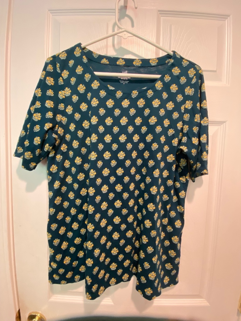 J. Jill Pima-Slub Scoop-Neck Side-Slit Green Paisley M Tee